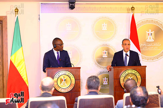 الوزيرين المصري والبنيني خلال المؤتمر الصحفي بالقاهرة الوزيرين المصري والبنيني خلال المؤتمر الصحفي بالقاهرة