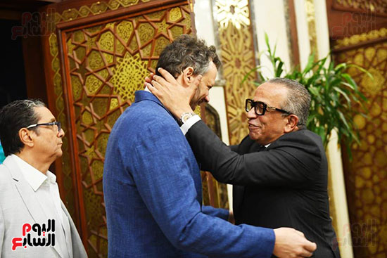 عمرو الجنايني يهنئ ممدوح عيد عمرو الجنايني يهنئ ممدوح عيد