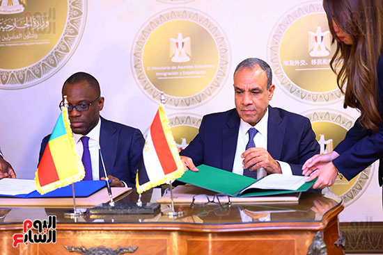 مؤتمر وزير الخارجية ونظيره البنيني مؤتمر وزير الخارجية ونظيره البنيني