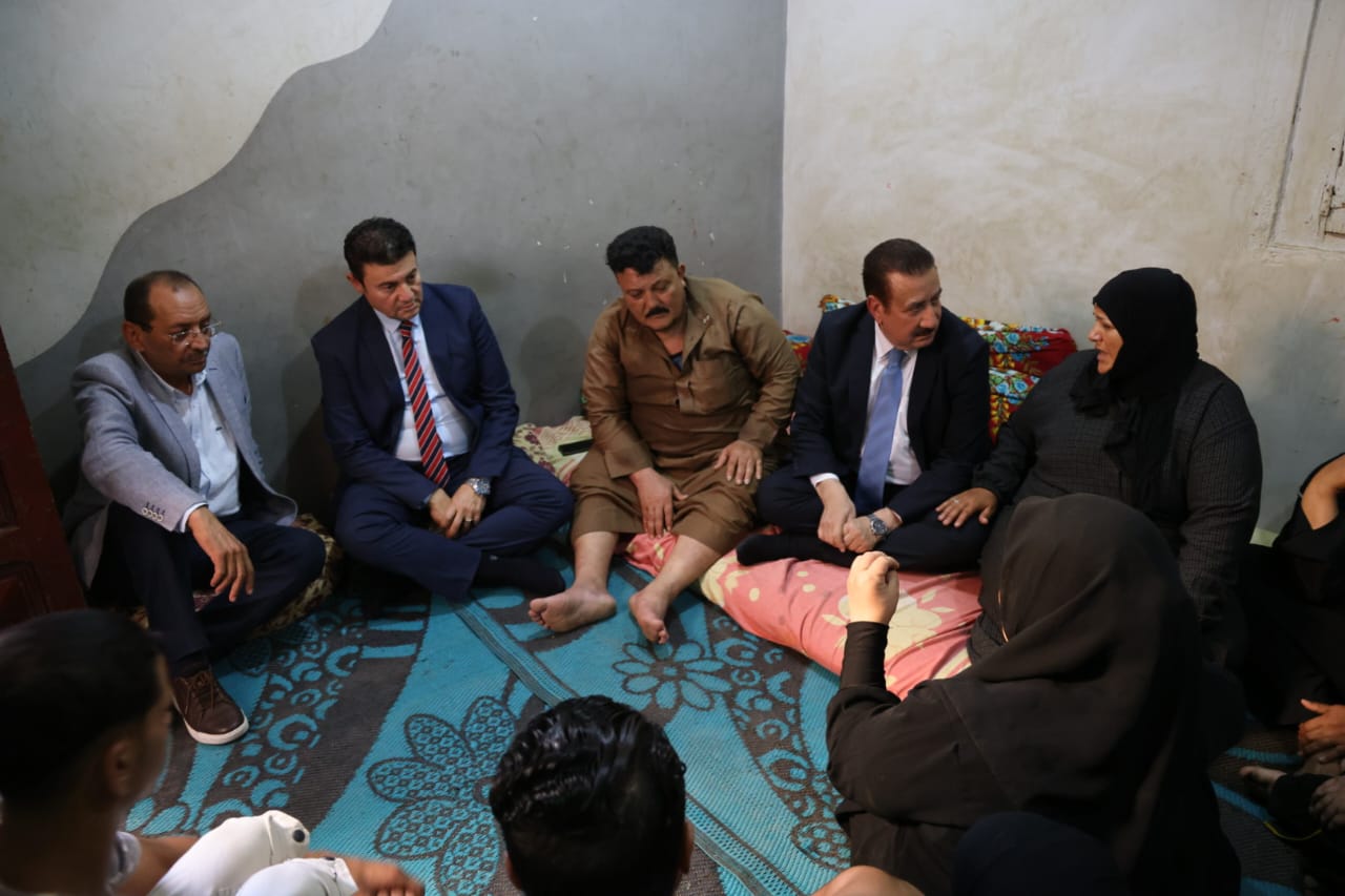 محافظ المنوفية خلال تقديم واجب العزاء (4)