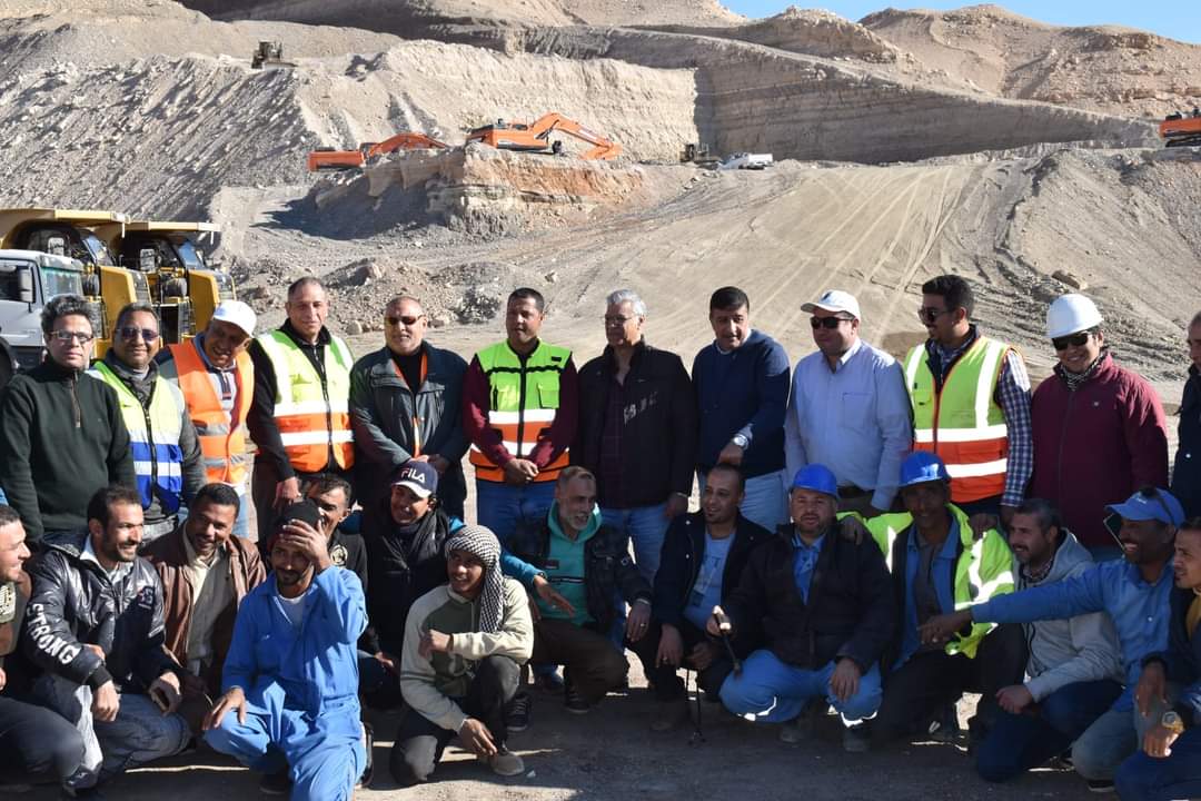 مهندسو وفنيو فوسفات مصر فى الموقع مهندسو وفنيو فوسفات مصر فى الموقع