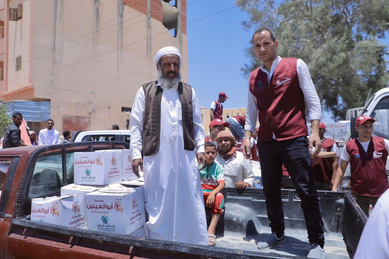 مؤسسة أبو العينين عضو التحالف الوطني تشارك في توزيع المساعدات الغذائية (1)