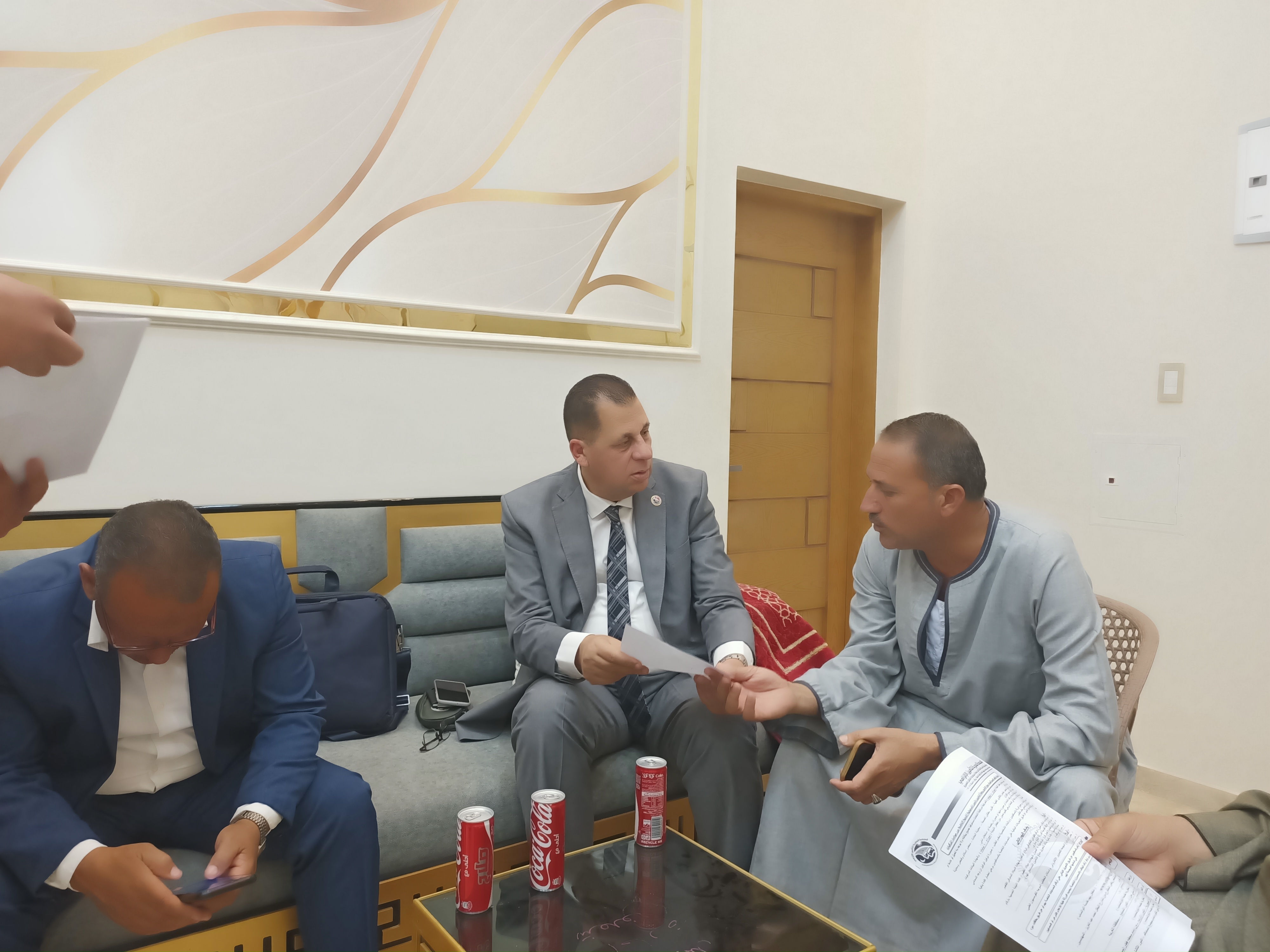 جانب من اللقاء مع الأهالى (2)