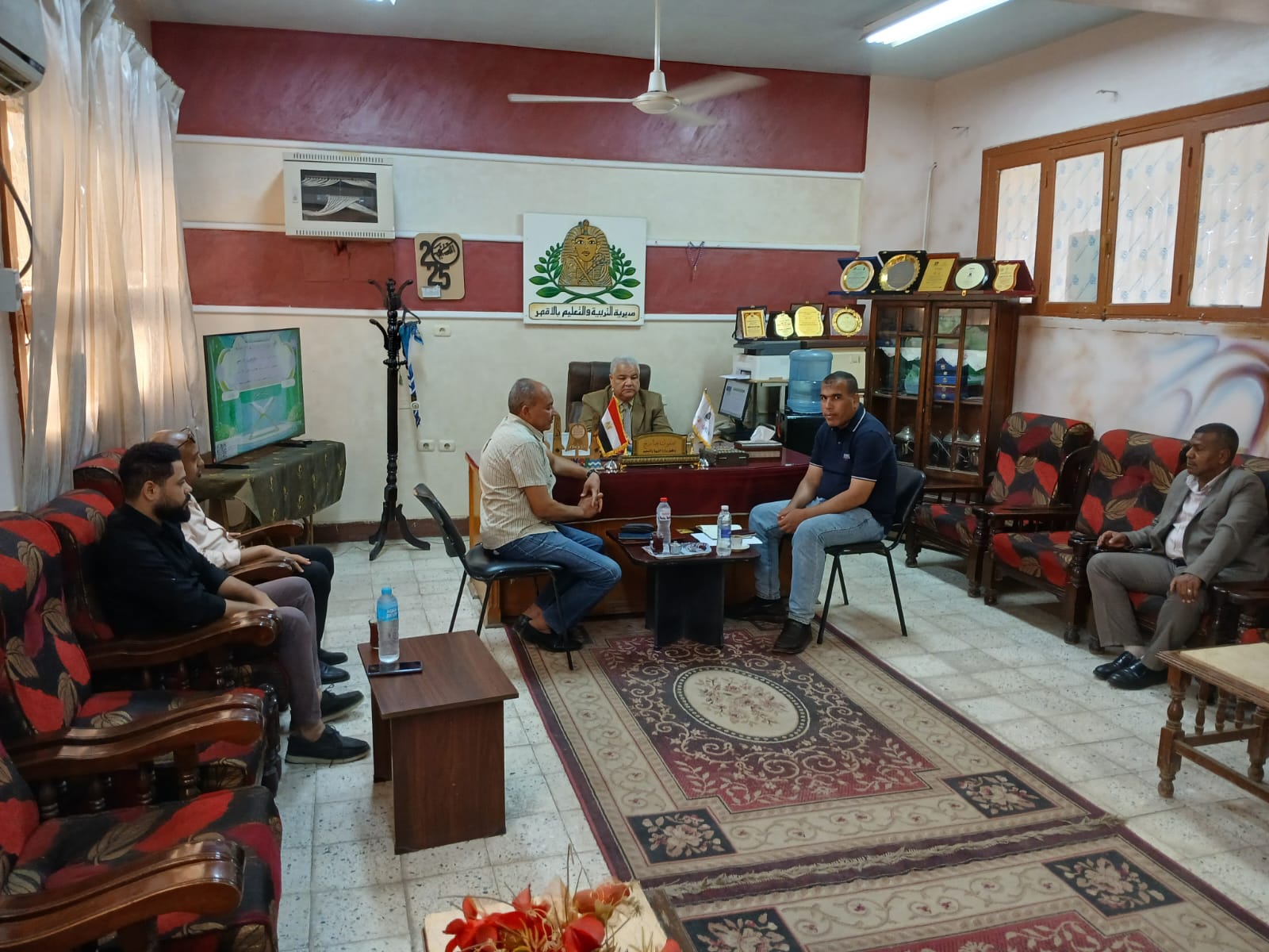 لقاء وفد من شركة المياه لبحث إنشاء مدرسة فنية للمياه بمدينة القرنة