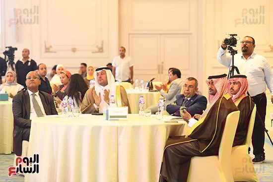 خلال المؤتمنر خلال المؤتمنر