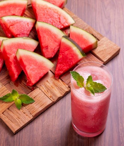 عصير البطيخ بالنعناع