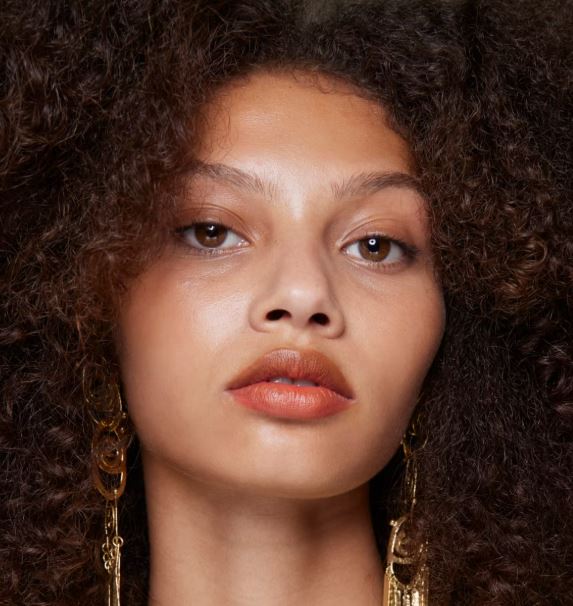 العناية بالشعر الكيرلي