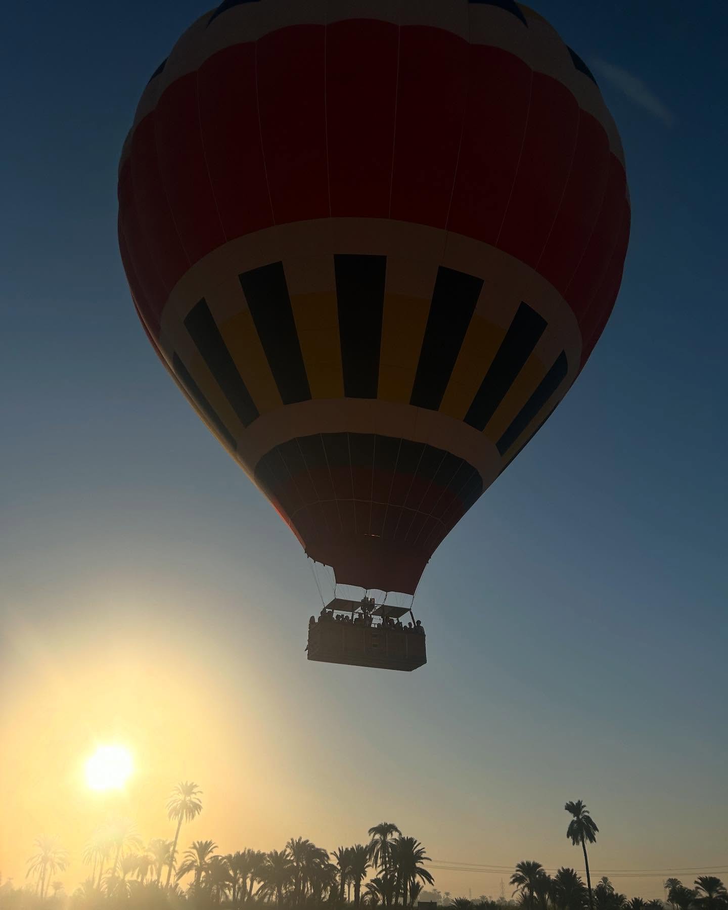 تحليق 20 رحلة بالون تقل على متنها 400 سائح من حول العالم