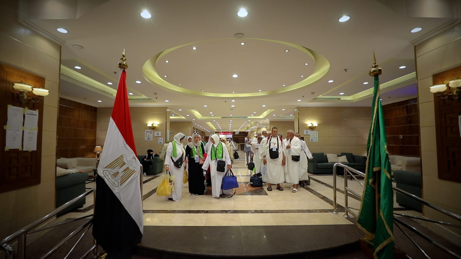 بعثة الحج المصرية تنجح في تصعيد الحجاج إلى عرفات بسلاسة (25)