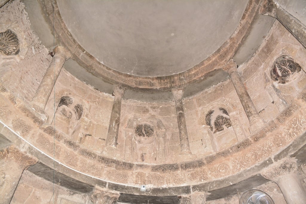 جانب من نقوش الدير الأبيض