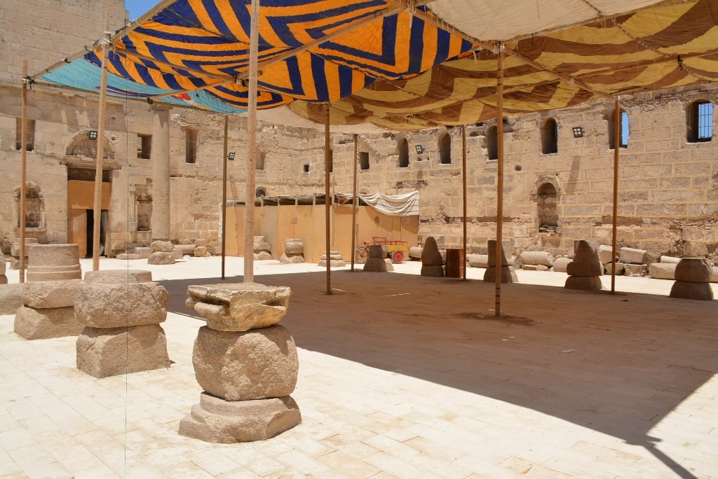 تاريخ الدير الأبيض