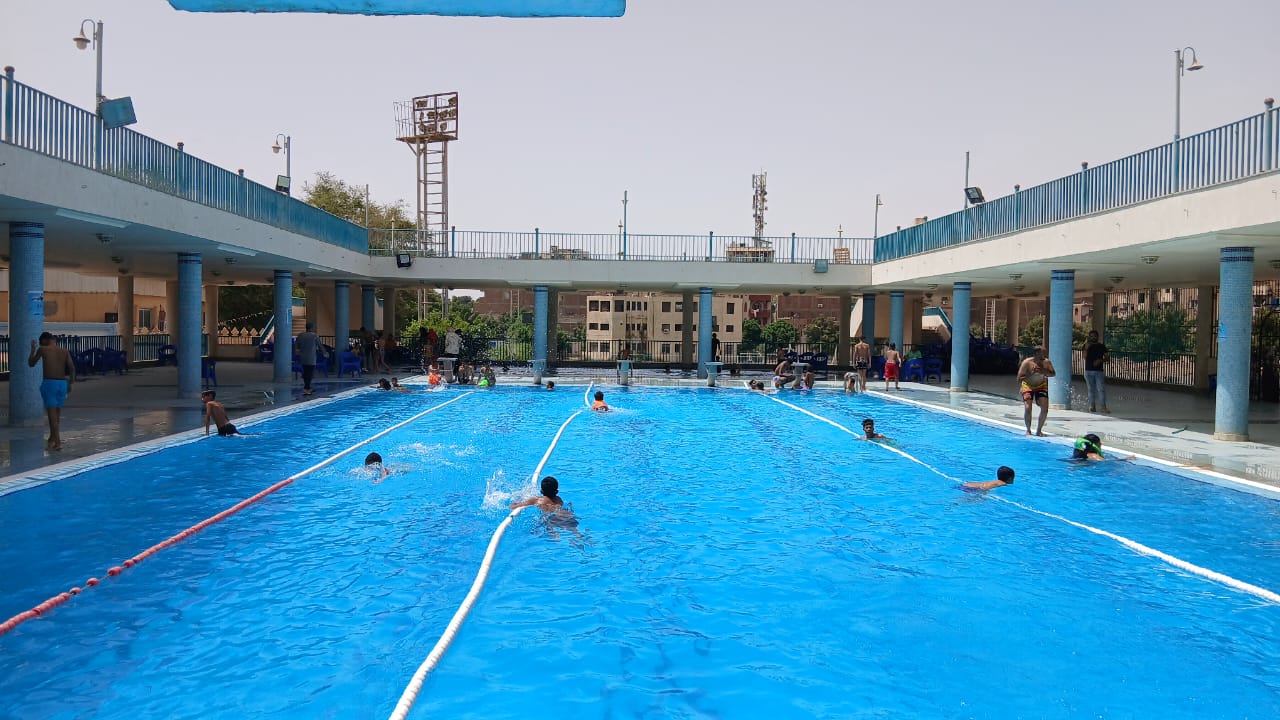حمام سباحة نادي البحر 