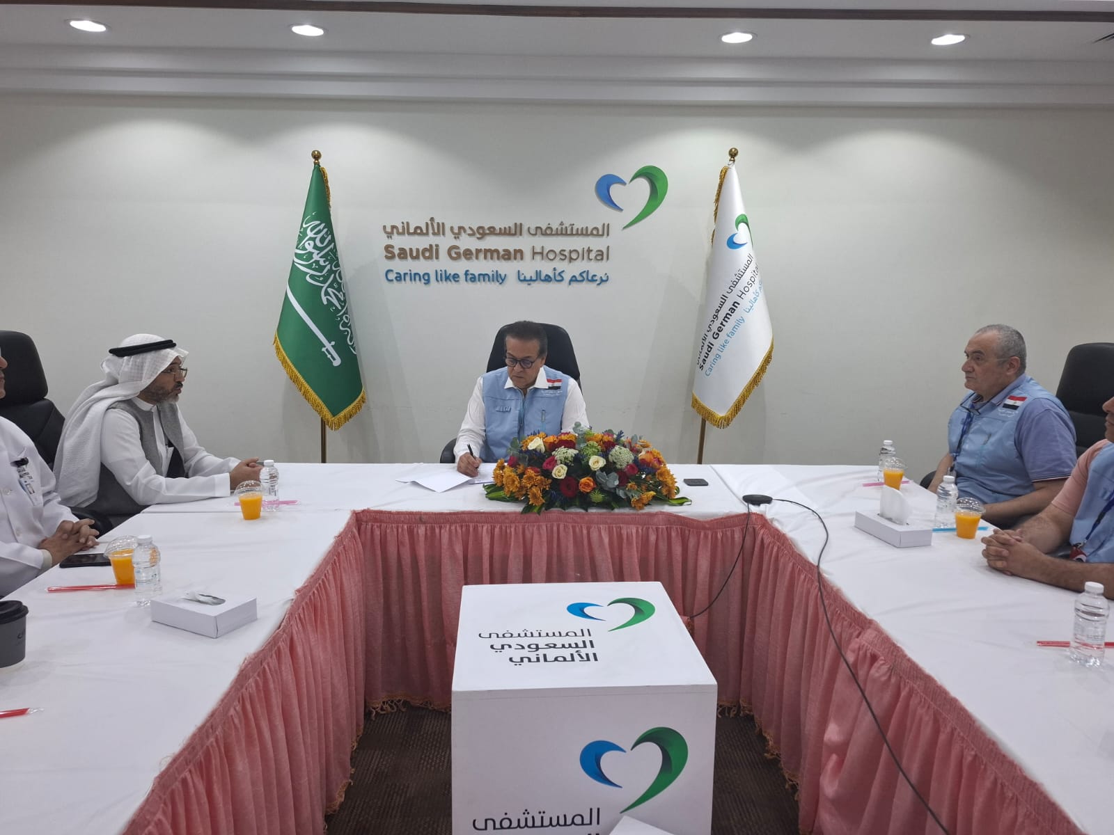 جانب من الاجتماع جانب من الاجتماع