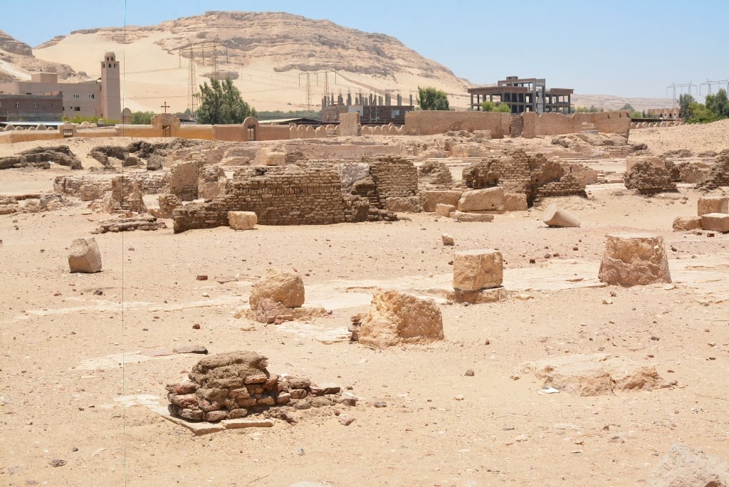 الدير الأبيض بمحافظة سوهاج