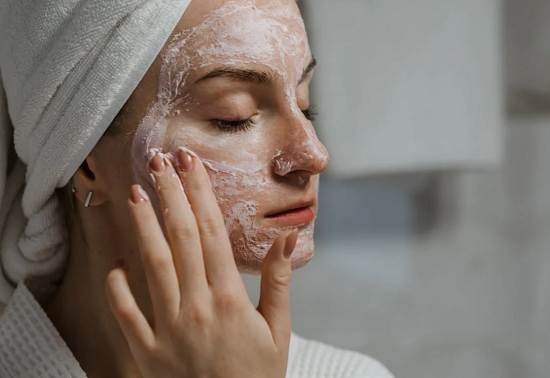 العناية بالبشرة