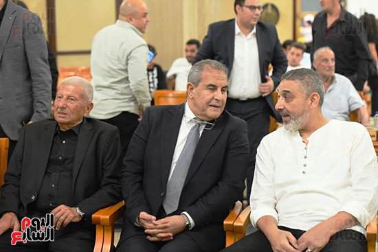  تقديم واجب العزاء إلى علاء نبيل المدير الفنى للاتحاد المصرى لكرة القدم  (27)