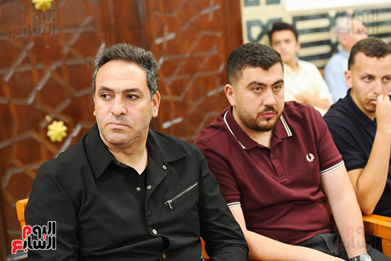  تقديم واجب العزاء إلى علاء نبيل المدير الفنى للاتحاد المصرى لكرة القدم  (1)