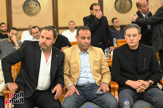  تقديم واجب العزاء إلى علاء نبيل المدير الفنى للاتحاد المصرى لكرة القدم  (18)