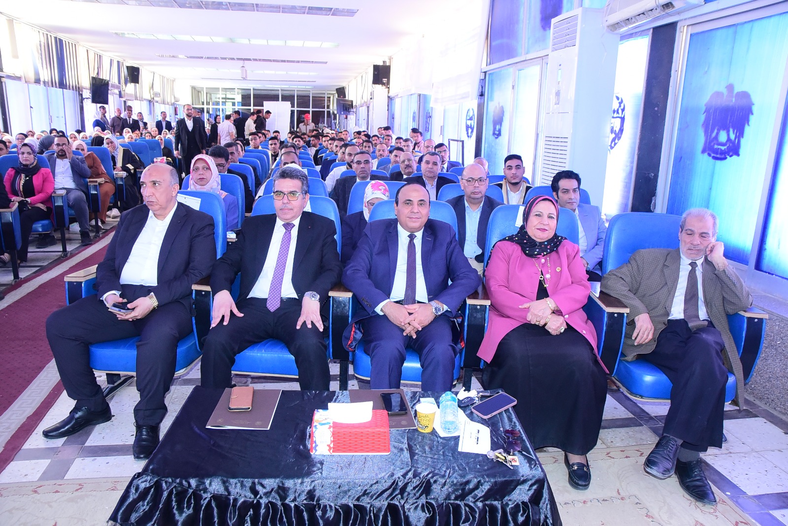 قيادات الجامعة بالمؤتمر 