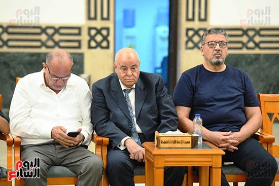  تقديم واجب العزاء إلى علاء نبيل المدير الفنى للاتحاد المصرى لكرة القدم  (19)