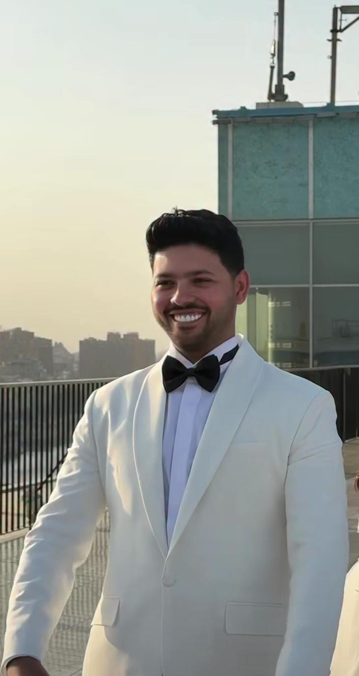 المطرب محمد شاهين