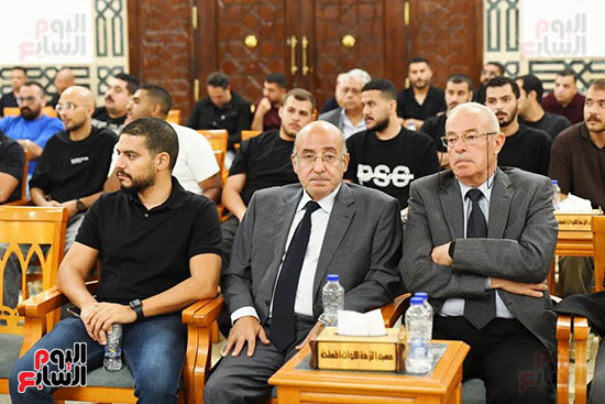  تقديم واجب العزاء إلى علاء نبيل المدير الفنى للاتحاد المصرى لكرة القدم  (9)