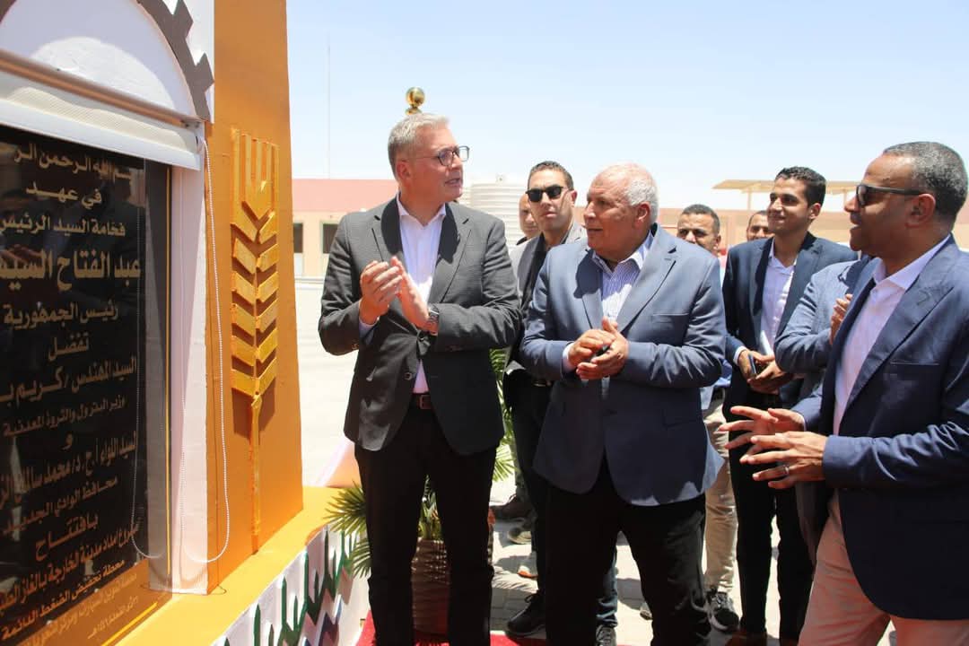 وزير البترول يفتتح محطة الغاز الطبيعي الدائمة بالوادى الجديد