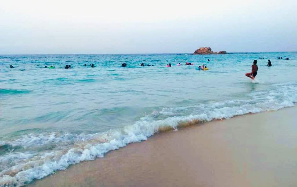 أجمل شواطئ مرسى مطروح تقع غربي المدينة