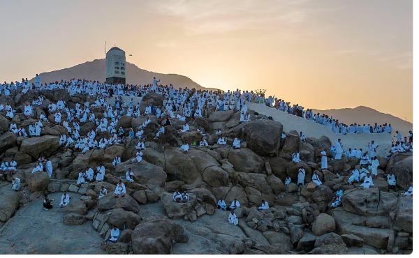 الحجاج فوق جبل عرفات