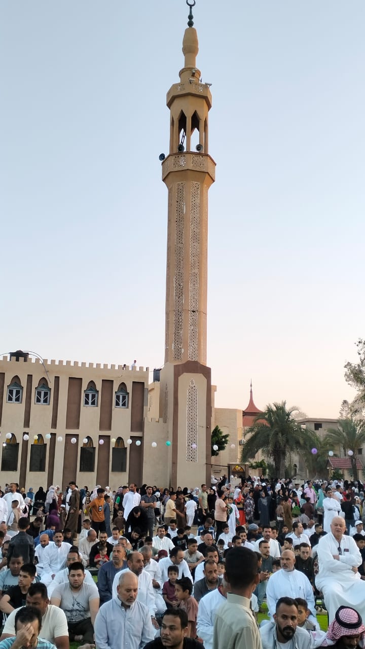 محافظ شمال سيناء يؤدي صلاة عيد الأضحى في الشيخ زويد (12)