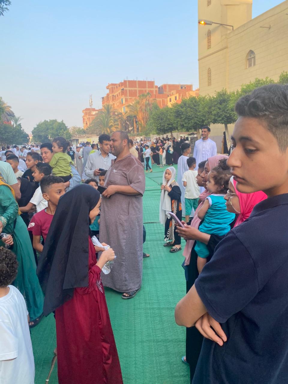 فرحة العيد تملأ ساحة الرضوان بمدينة السلام (12)