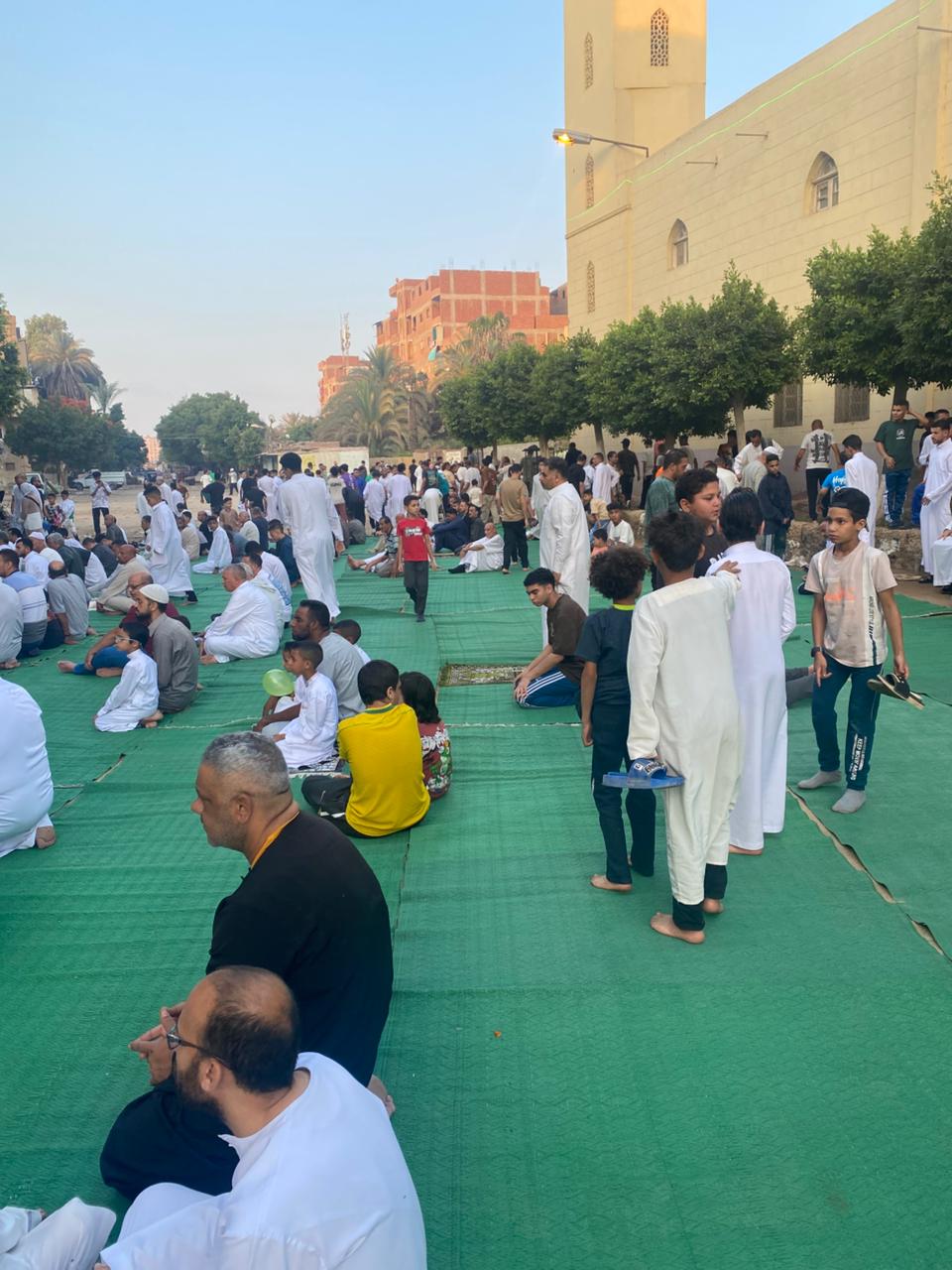فرحة العيد تملأ ساحة الرضوان بمدينة السلام (18)