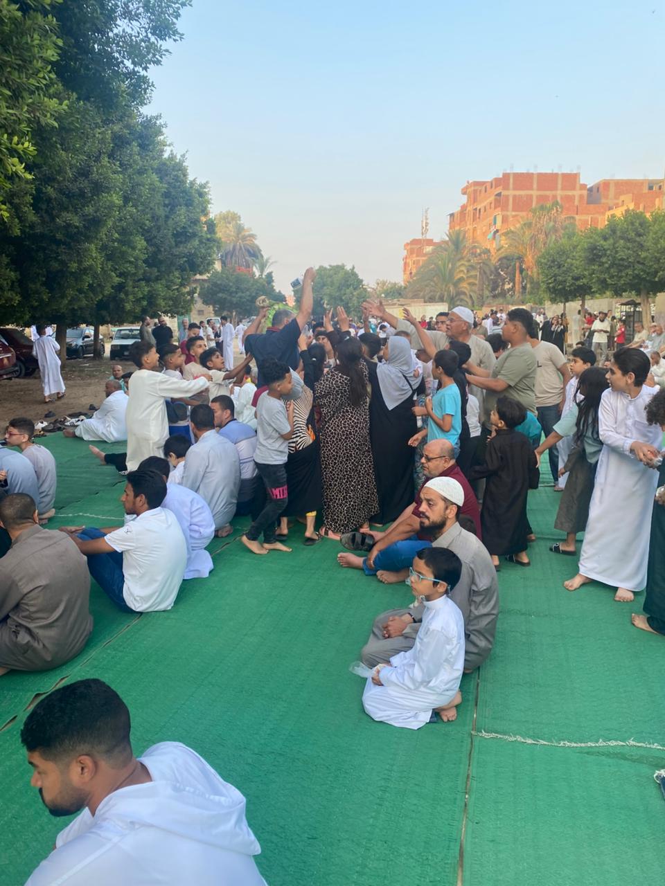فرحة العيد تملأ ساحة الرضوان بمدينة السلام (7)