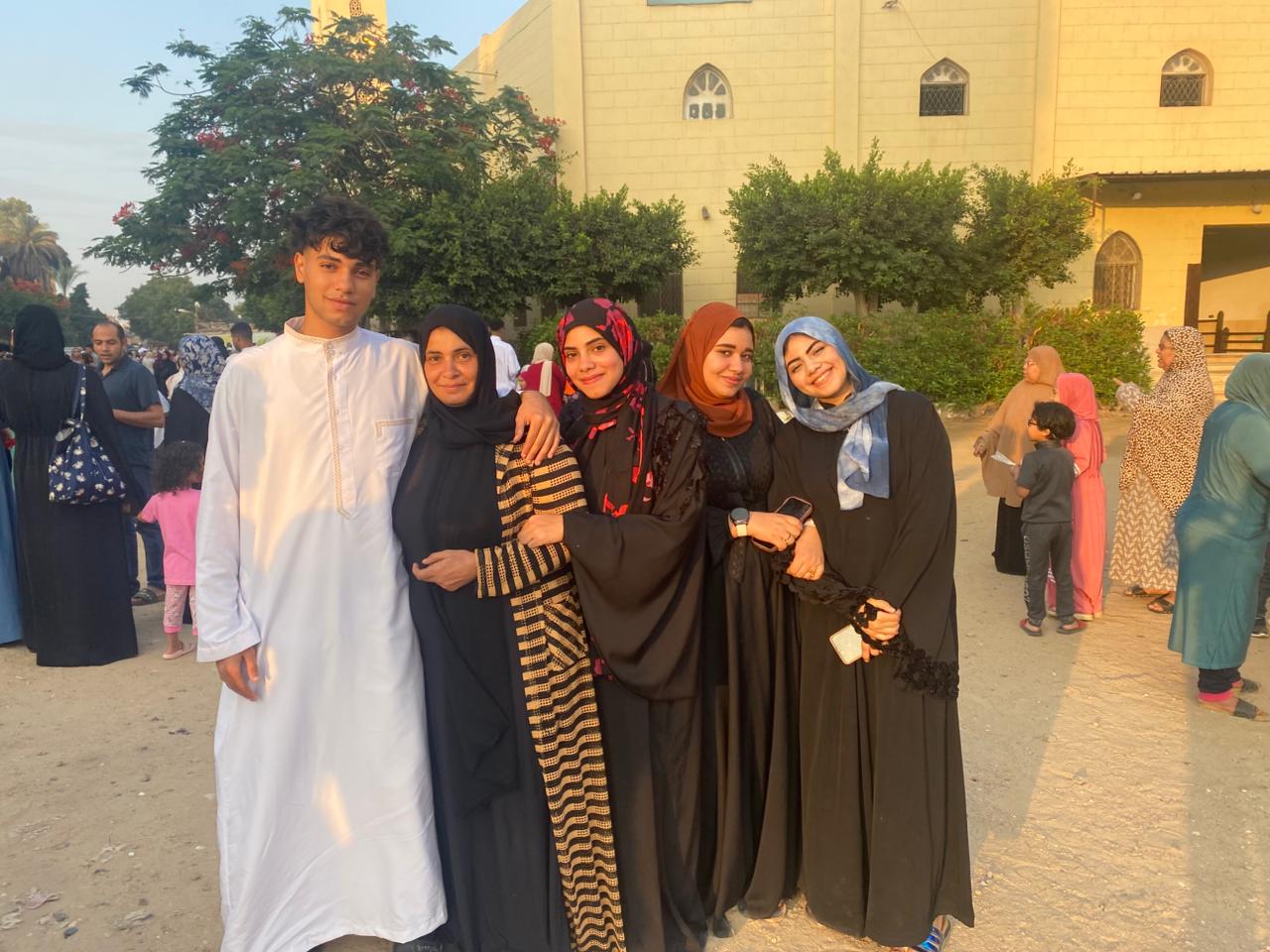 فرحة العيد تملأ ساحة الرضوان بمدينة السلام (27)