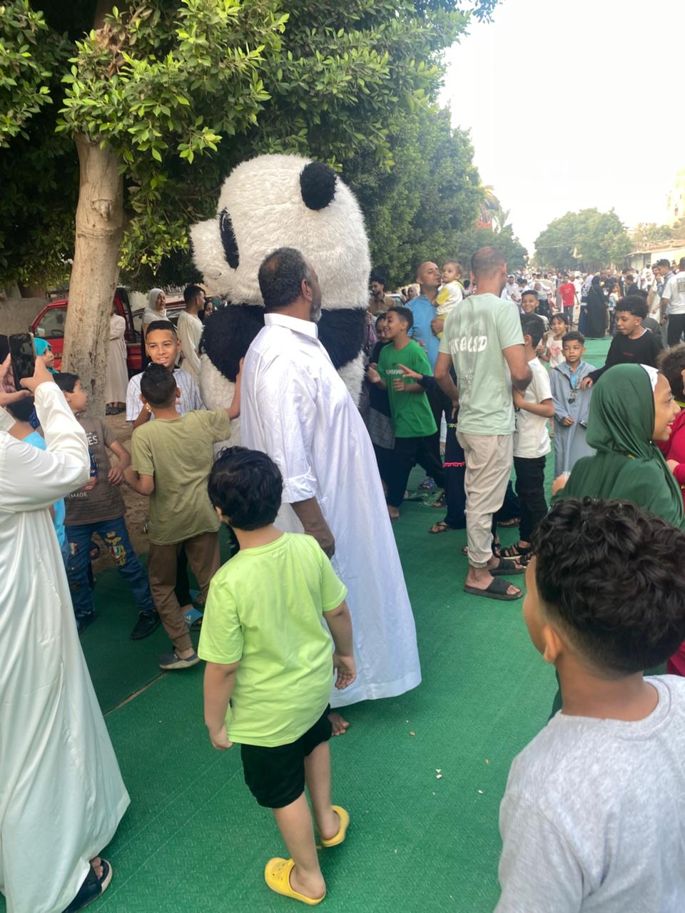 فرحة العيد تملأ ساحة الرضوان بمدينة السلام (18)