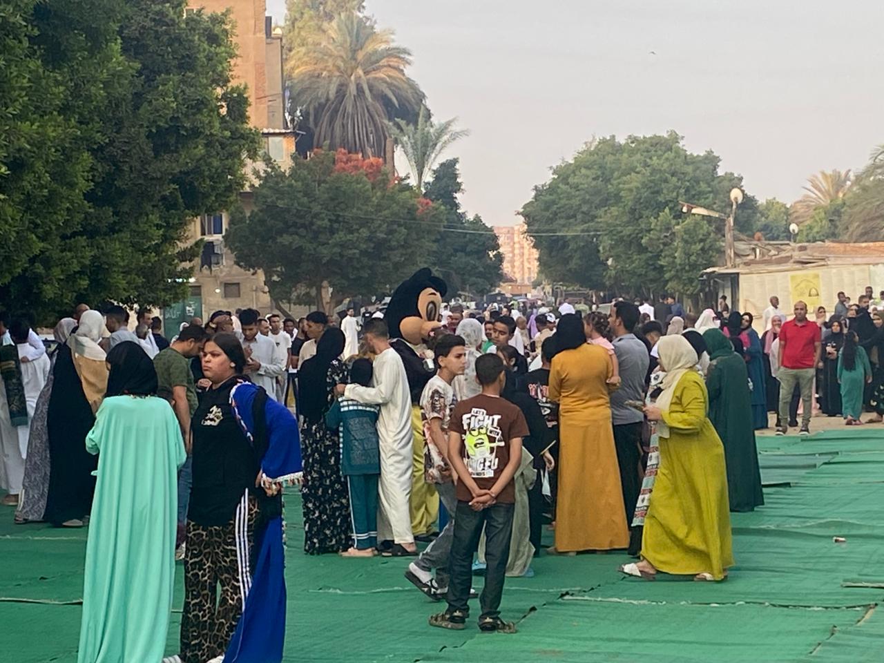 فرحة العيد تملأ ساحة الرضوان بمدينة السلام (6)