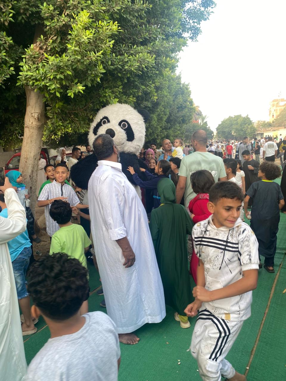 فرحة العيد تملأ ساحة الرضوان بمدينة السلام (16)