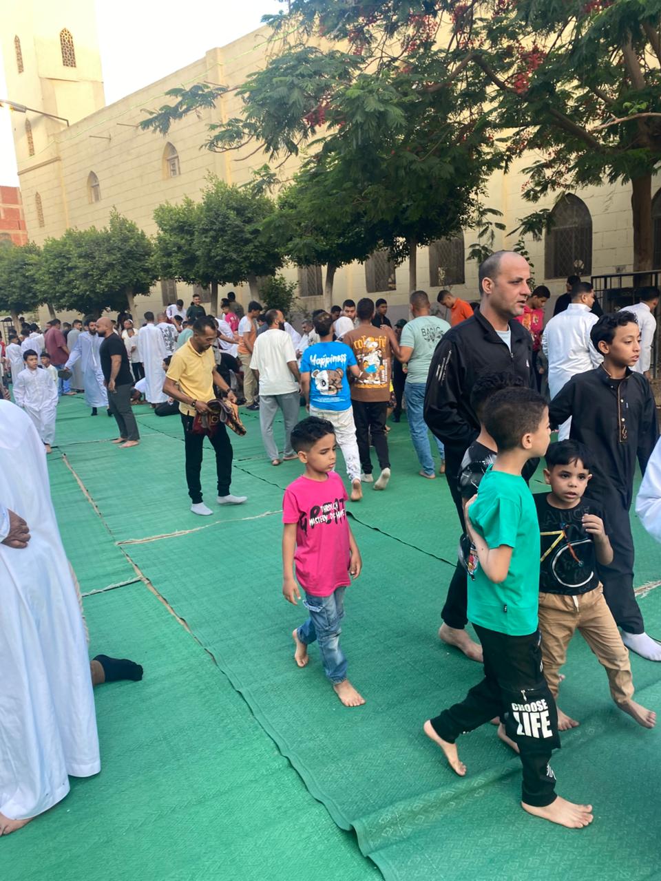 فرحة العيد تملأ ساحة الرضوان بمدينة السلام (22)
