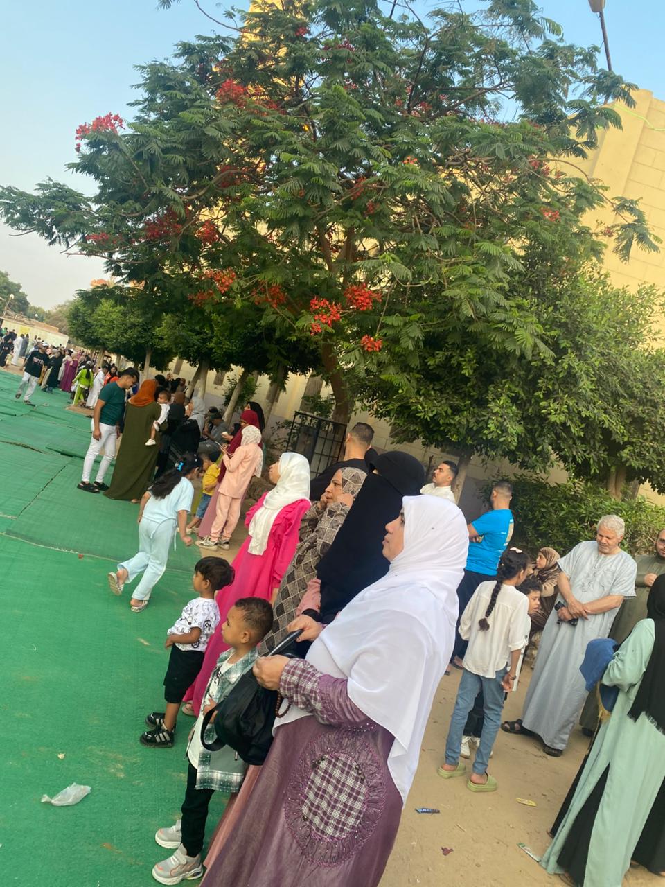 فرحة العيد تملأ ساحة الرضوان بمدينة السلام (7)