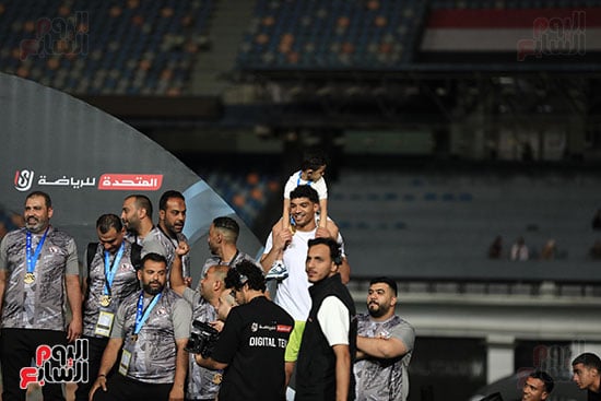 صبحي وأولاده يحتفلون بكأس مصر صبحي وأولاده يحتفلون بكأس مصر