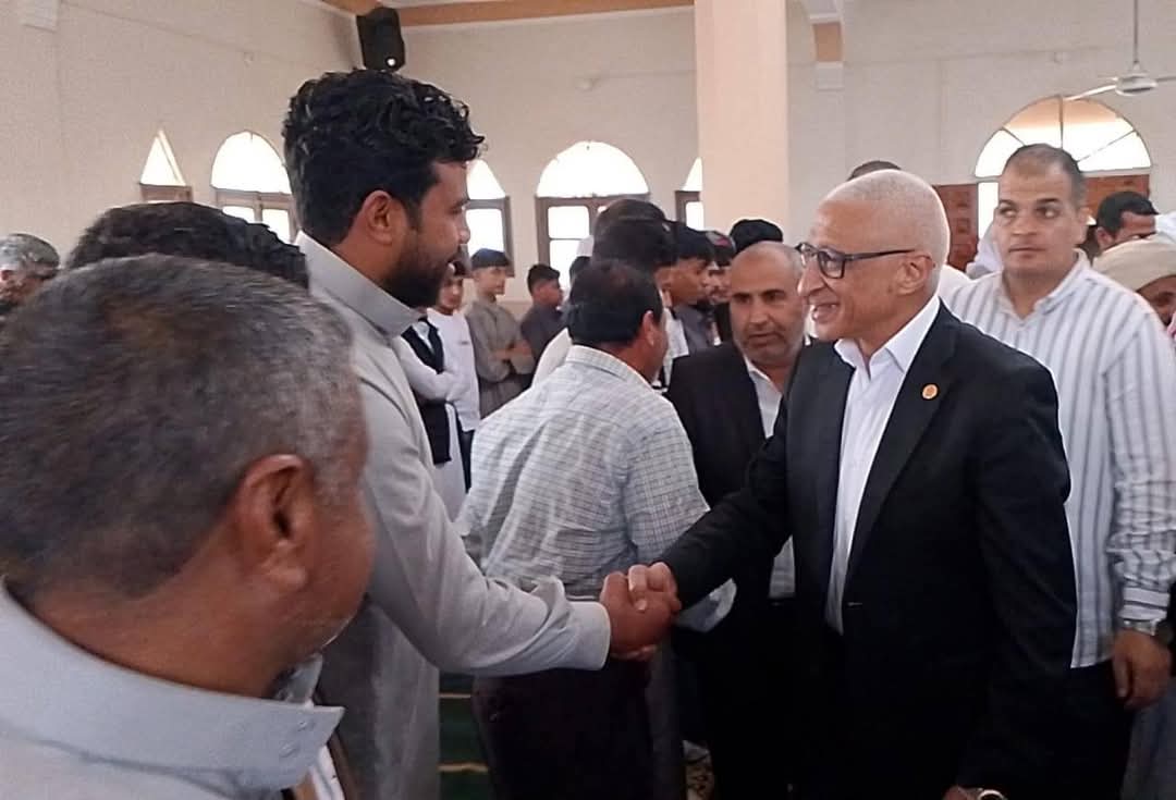محافظ شمال سيناء يؤدي صلاة عيد الأضحى في الشيخ زويد (14)
