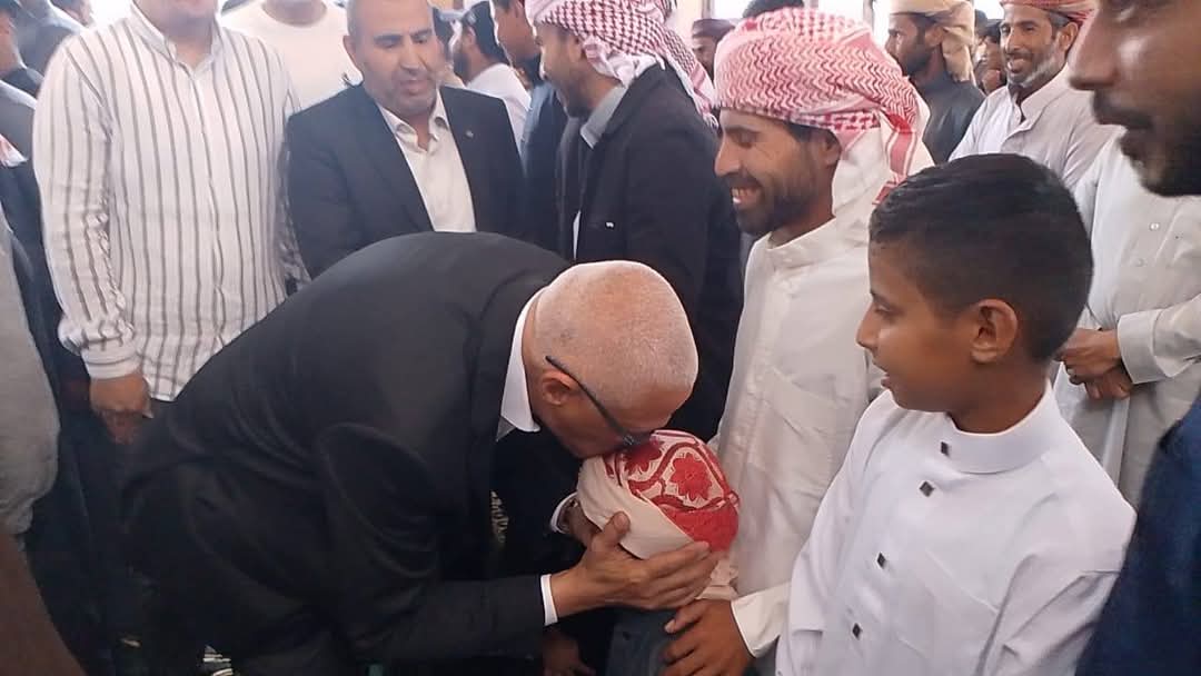 محافظ شمال سيناء يؤدي صلاة عيد الأضحى في الشيخ زويد (2)