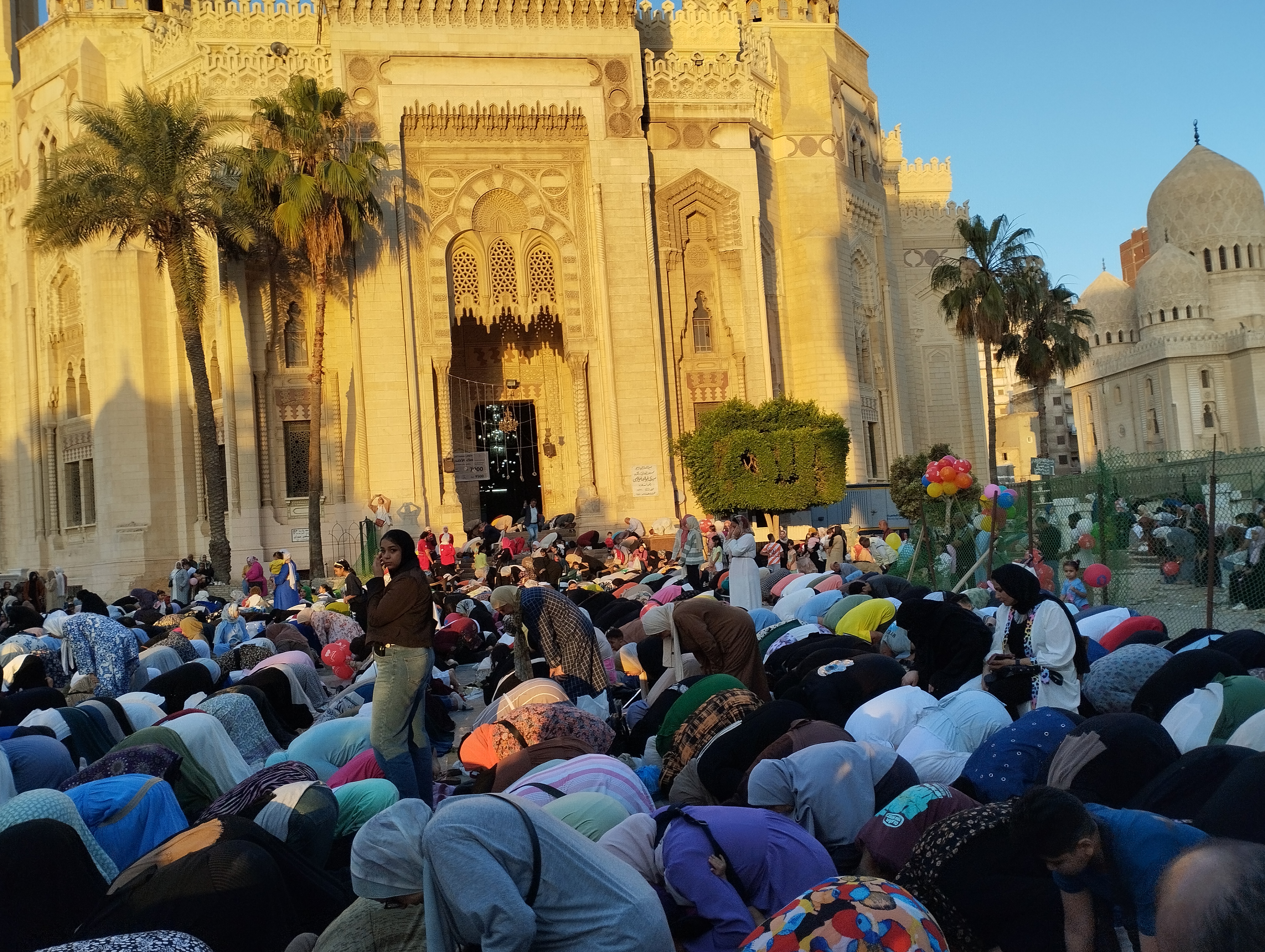الآلاف يؤدون صلاة عيد الأضحى في الإسكندرية