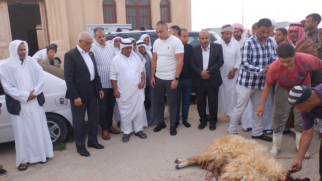 محافظ شمال سيناء يؤدي صلاة عيد الأضحى في الشيخ زويد (6)