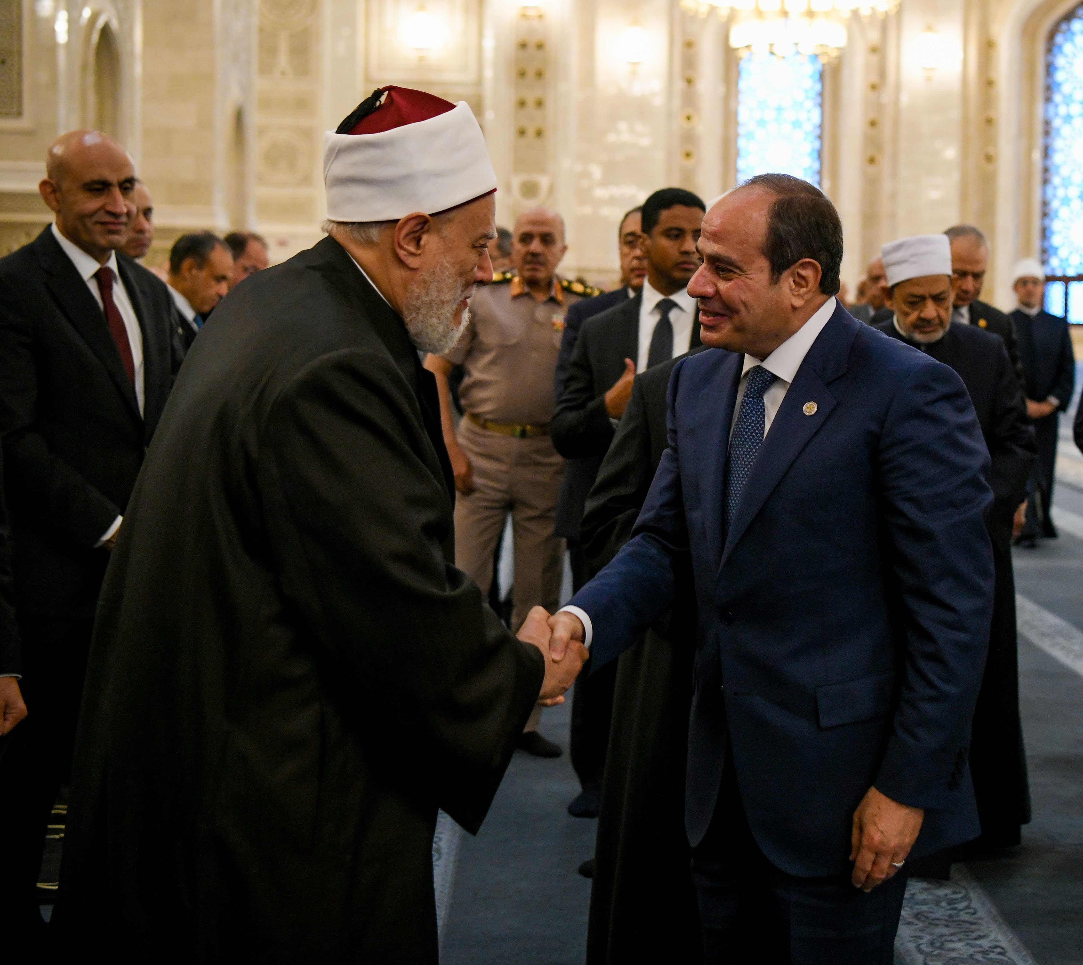 الرئيس عبد الفتاح السيسى يؤدى صلاة عيد الأضحى المبارك الرئيس عبد الفتاح السيسى يؤدى صلاة عيد الأضحى المبارك