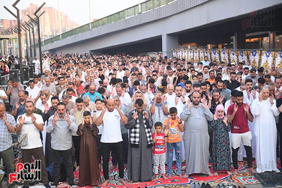 صلاة عيد الأضحى المباراك من مسجد القبة الخضراء بحدائق القبة صلاة عيد الأضحى المباراك من مسجد القبة الخضراء بحدائق القبة