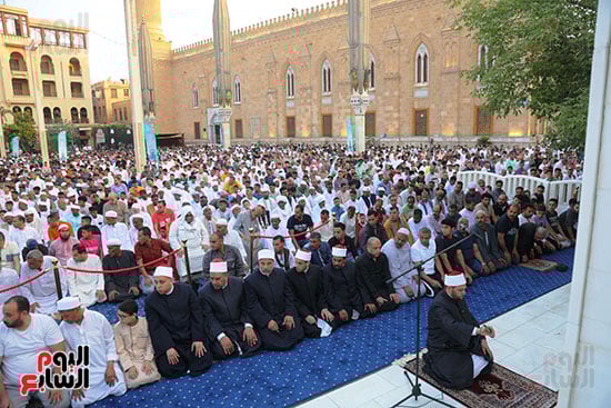 صلاة العيد من مسجد الحسين بالقاهرة