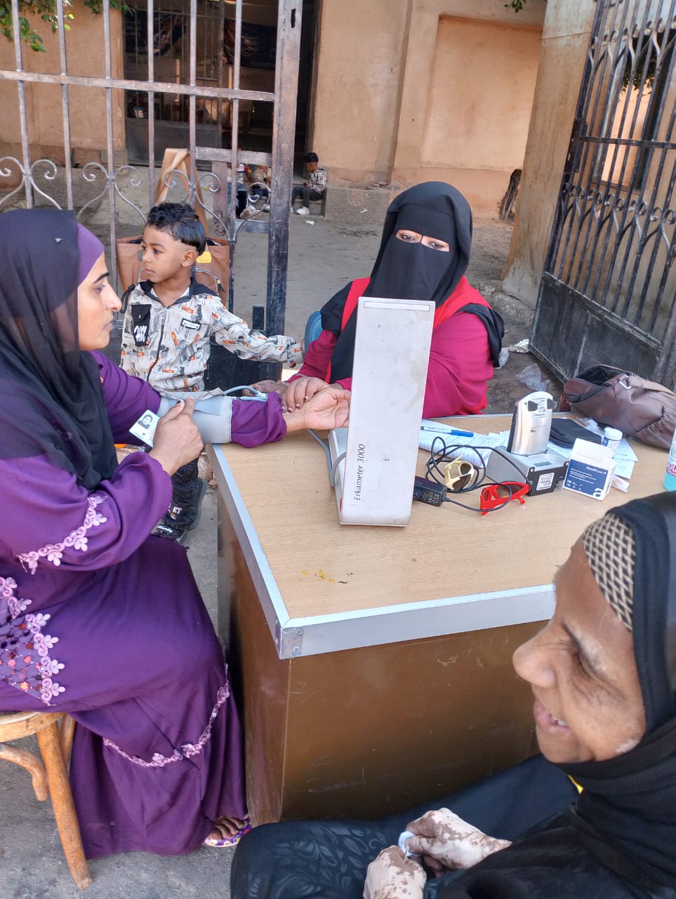 انتشار الفرق الطبية بمختلف الإدارات الصحية في عيد الأضحى بالأقصر