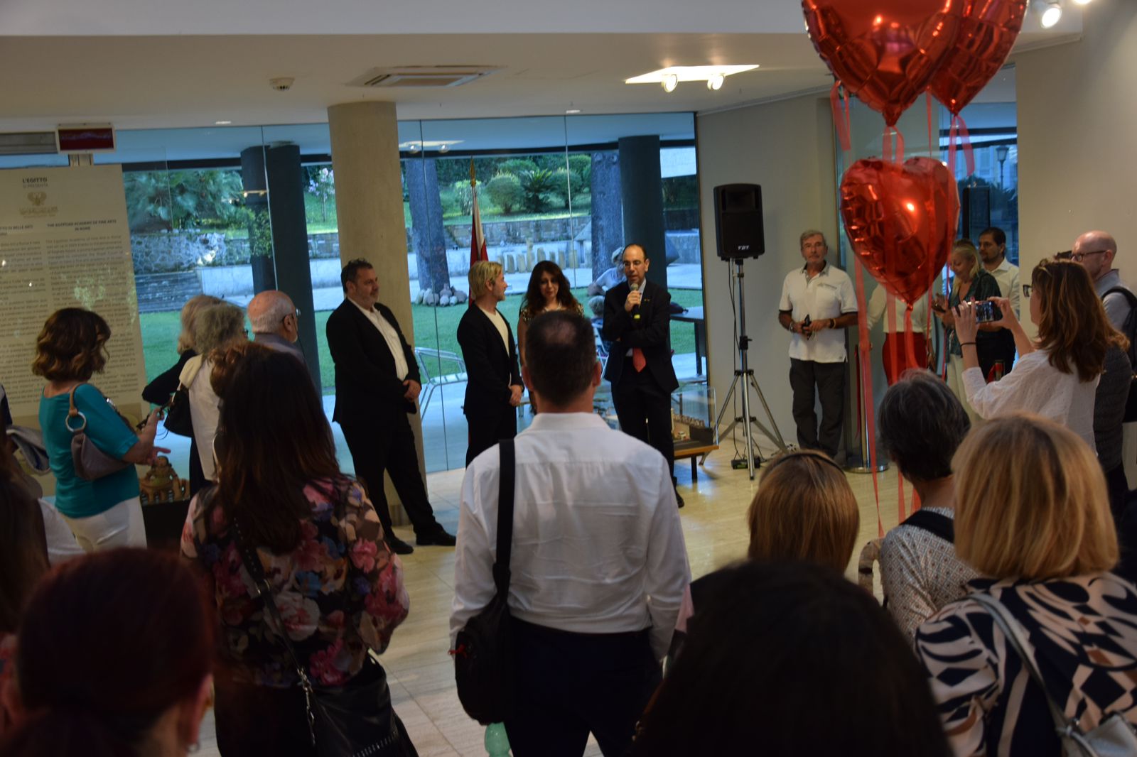 سلمى صادق واندريا بيكيا وشريف السباعى (2)