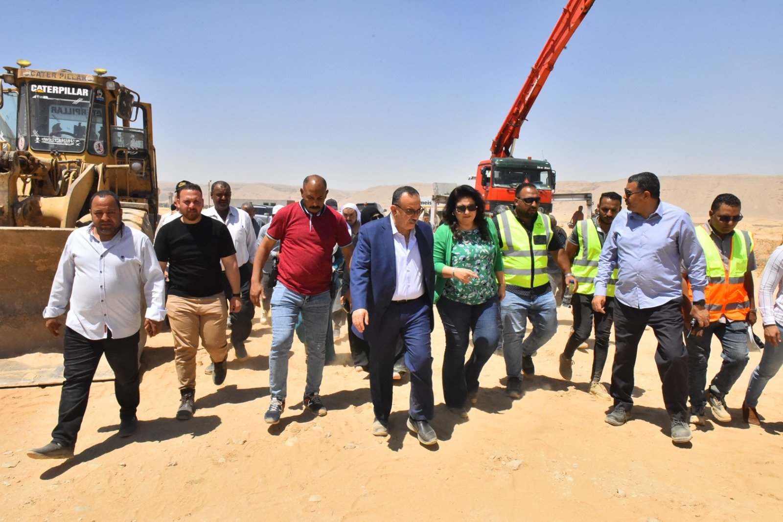 محافظ أسيوط يتابع إقامة مصنع الرمان بالبداري محافظ أسيوط يتابع إقامة مصنع الرمان بالبداري